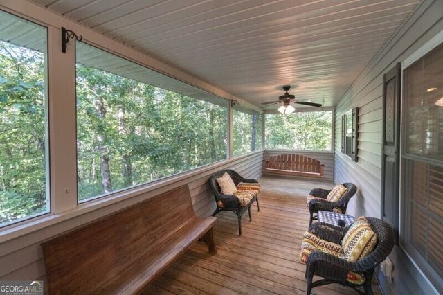 55 Santa Pera Dr, Cleveland, GA 30528