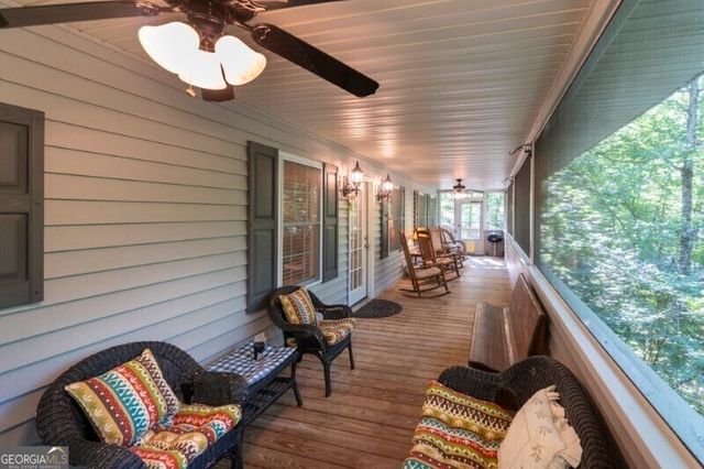 55 Santa Pera Dr, Cleveland, GA 30528