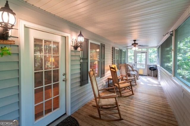 55 Santa Pera Dr, Cleveland, GA 30528