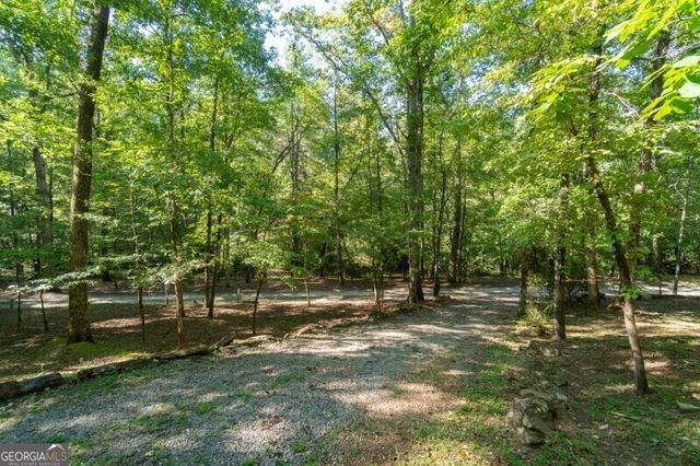 55 Santa Pera Dr, Cleveland, GA 30528