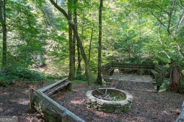 55 Santa Pera Dr, Cleveland, GA 30528