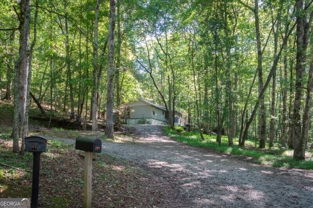 55 Santa Pera Dr, Cleveland, GA 30528