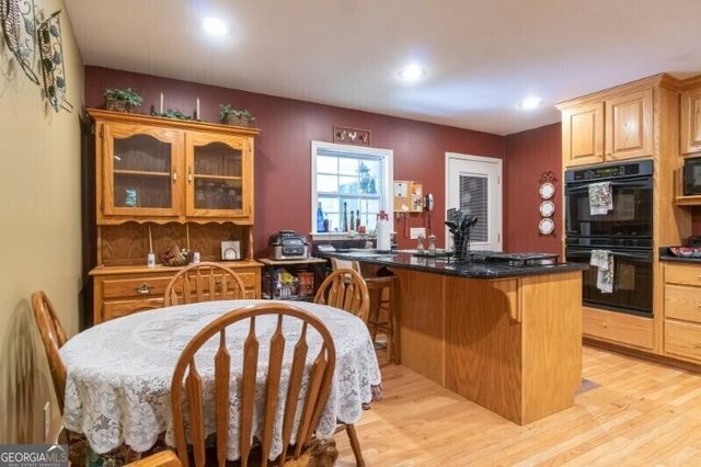 55 Santa Pera Dr, Cleveland, GA 30528