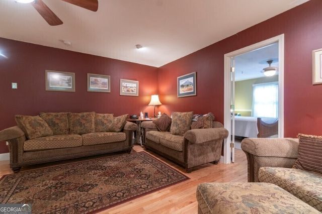 55 Santa Pera Dr, Cleveland, GA 30528