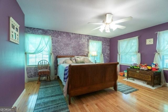 55 Santa Pera Dr, Cleveland, GA 30528