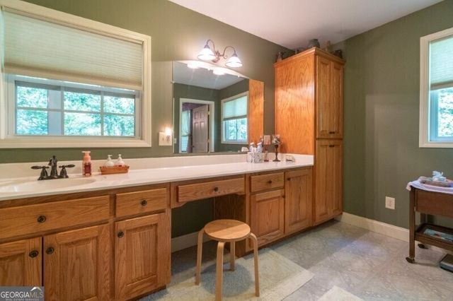 55 Santa Pera Dr, Cleveland, GA 30528