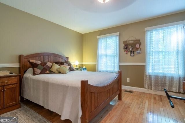 55 Santa Pera Dr, Cleveland, GA 30528