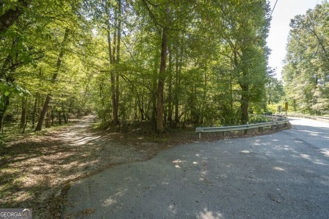 55 Santa Pera Dr, Cleveland, GA 30528