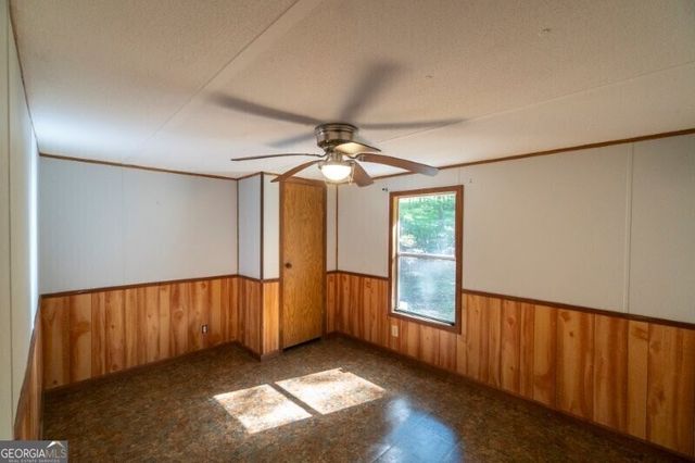 55 Santa Pera Dr, Cleveland, GA 30528