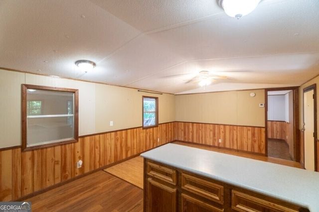 55 Santa Pera Dr, Cleveland, GA 30528