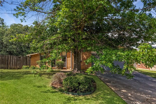 6610 High Country Trail, Arlington, TX 76016