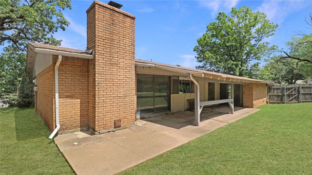 6610 High Country Trail, Arlington, TX 76016