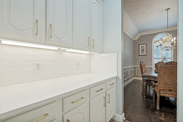 2401 Brown Bear Way, Euless, TX 76039