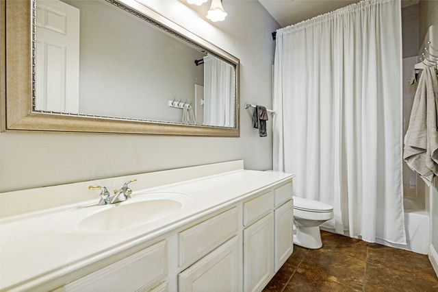 2401 Brown Bear Way, Euless, TX 76039