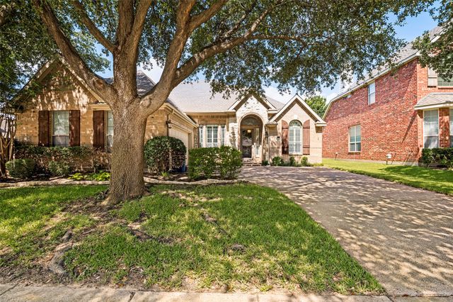 2401 Brown Bear Way, Euless, TX 76039