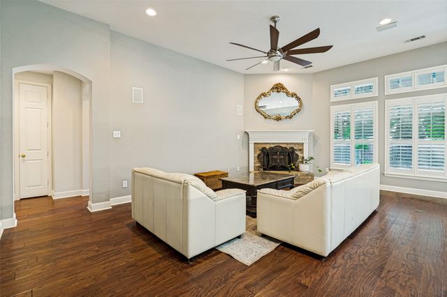 2401 Brown Bear Way, Euless, TX 76039