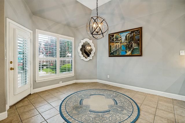 2401 Brown Bear Way, Euless, TX 76039
