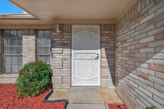 10810 Umber Court, Houston, TX 77099