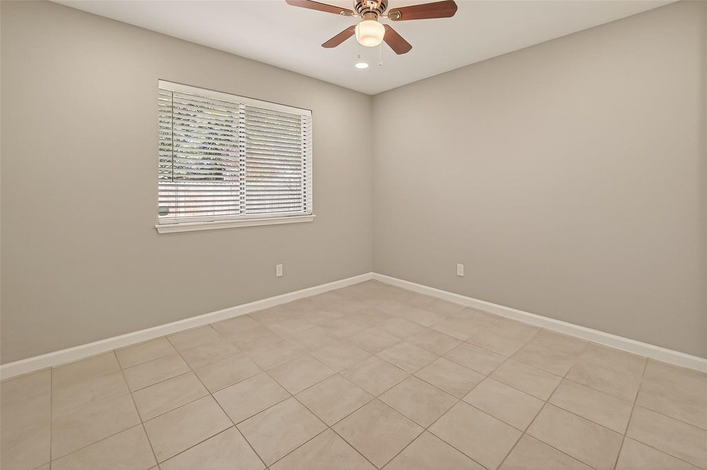 Image 19 of property listing at 10810 Umber Court, Houston, TX 77099