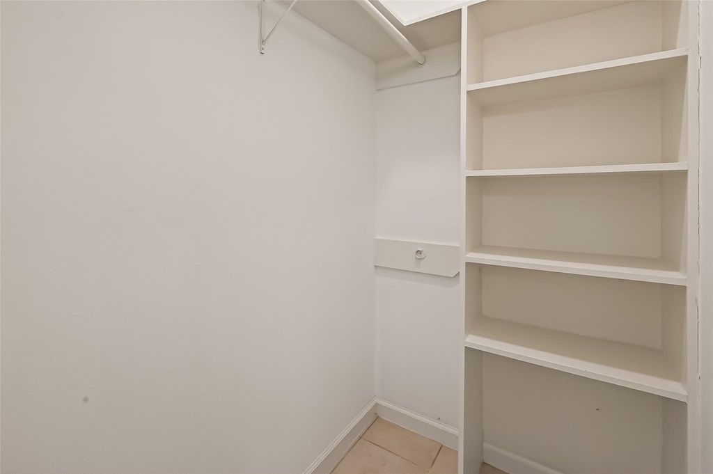 Image 34 of property listing at 10810 Umber Court, Houston, TX 77099