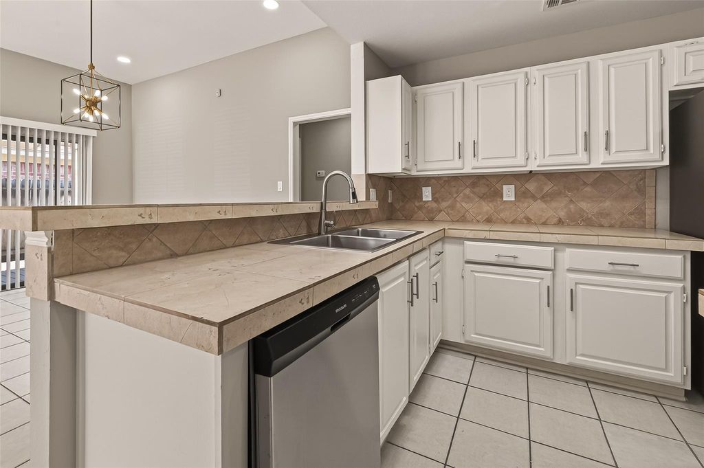 Image 9 of property listing at 10810 Umber Court, Houston, TX 77099