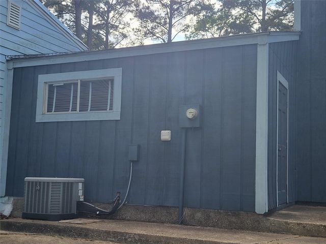 121 Harbour Lane, Coldspring, TX 77331