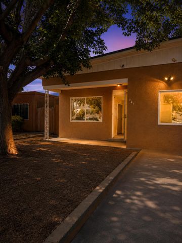 241 Burma Drive NE, Albuquerque, NM 87123