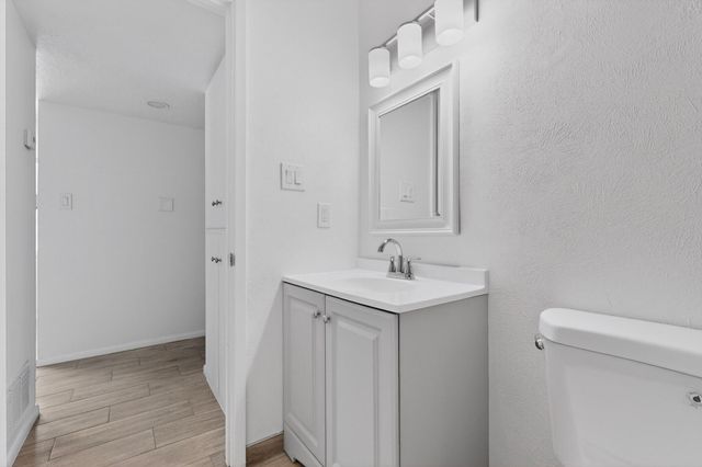 241 Burma Drive NE, Albuquerque, NM 87123