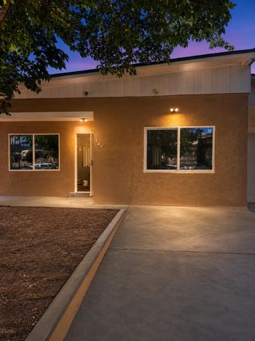 241 Burma Drive NE, Albuquerque, NM 87123