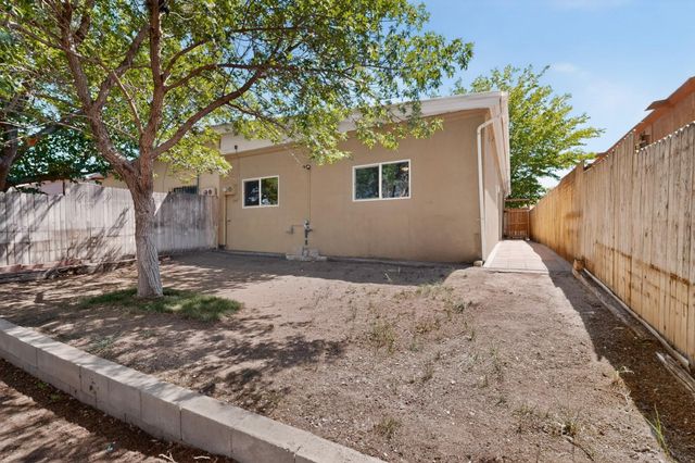 241 Burma Drive NE, Albuquerque, NM 87123