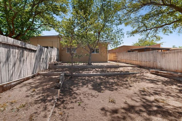 241 Burma Drive NE, Albuquerque, NM 87123
