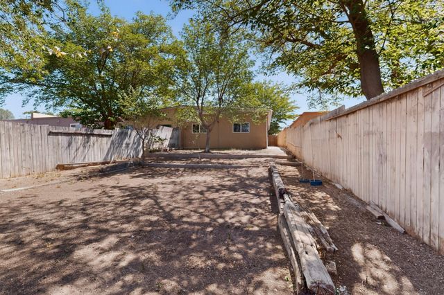241 Burma Drive NE, Albuquerque, NM 87123