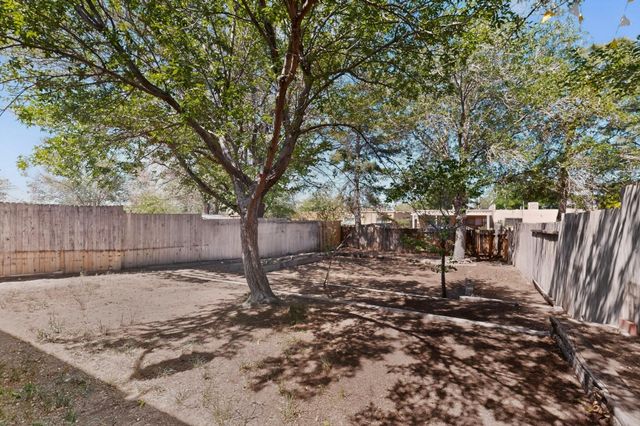 241 Burma Drive NE, Albuquerque, NM 87123
