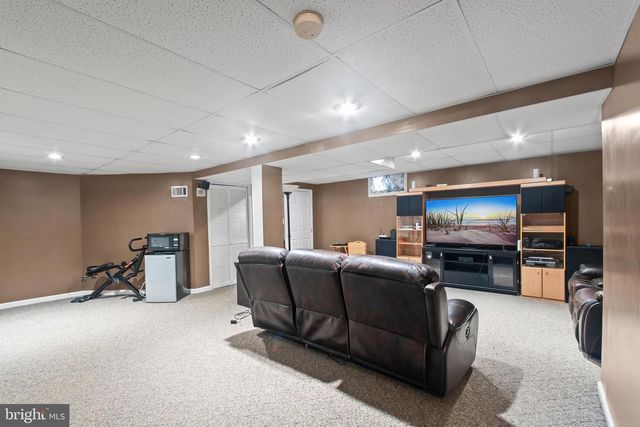 26 COBBLESTONE DR, New Castle, DE 19720