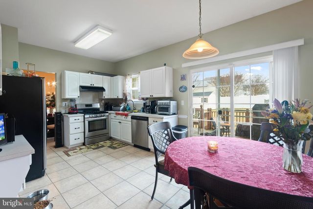 26 COBBLESTONE DR, New Castle, DE 19720