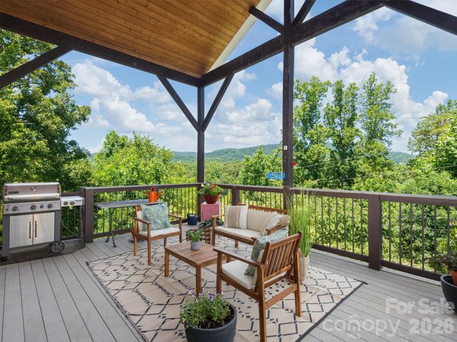 105 Upper Grove Lane, Weaverville, NC 28787