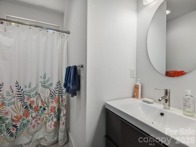 105 Upper Grove Lane, Weaverville, NC 28787