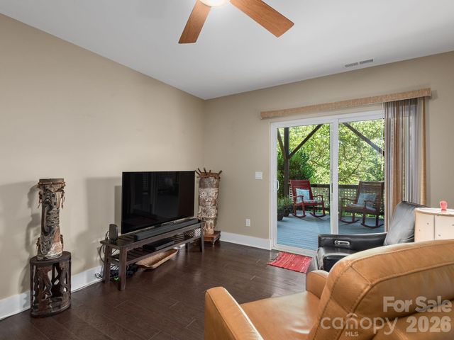 105 Upper Grove Lane, Weaverville, NC 28787