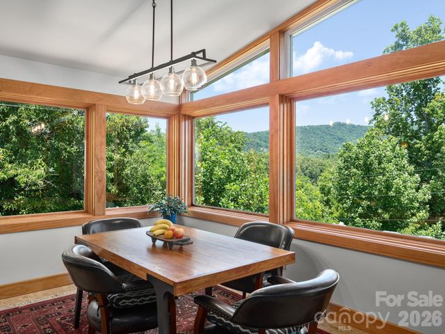 105 Upper Grove Lane, Weaverville, NC 28787