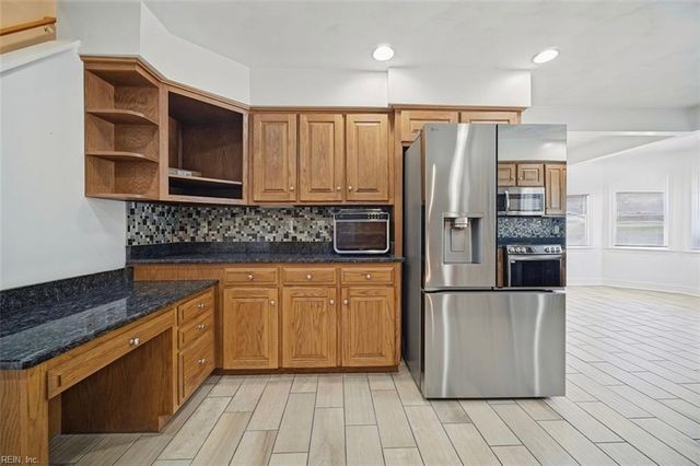 124 Holloway DR, Smithfield, VA 23430