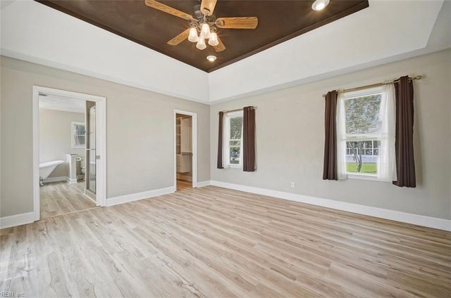 124 Holloway DR, Smithfield, VA 23430