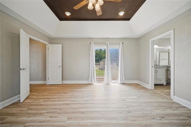 124 Holloway DR, Smithfield, VA 23430