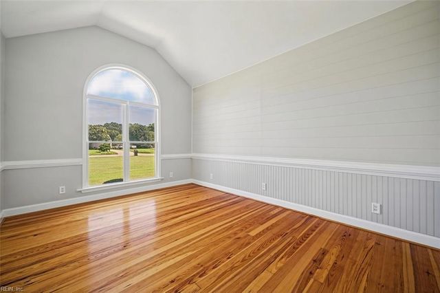124 Holloway DR, Smithfield, VA 23430
