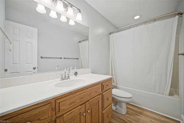 124 Holloway DR, Smithfield, VA 23430