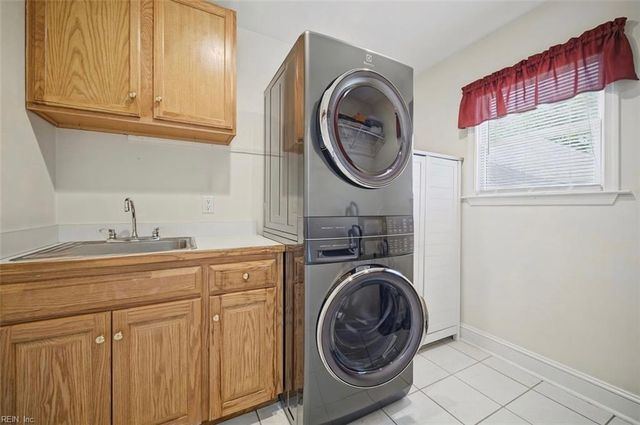 124 Holloway DR, Smithfield, VA 23430