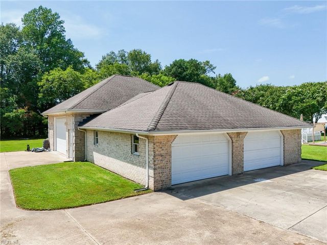 124 Holloway DR, Smithfield, VA 23430