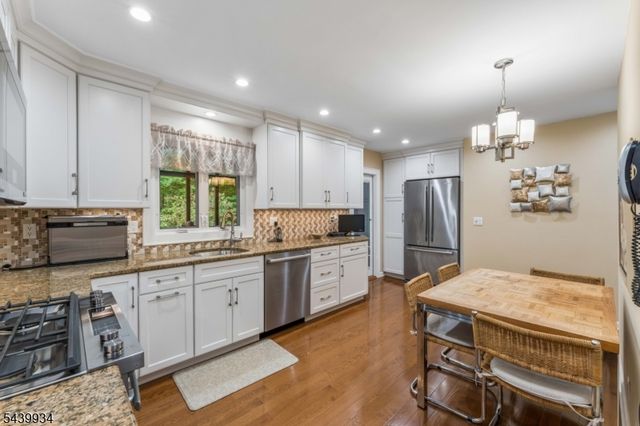 1272 Sleepy Hollow Ln, Scotch Plains Twp., NJ 07076