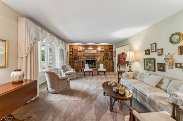 1272 Sleepy Hollow Ln, Scotch Plains Twp., NJ 07076