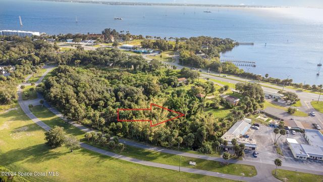 1632 Water Drive NE, Palm Bay, FL 32905