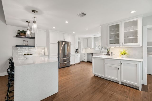 842 W Forest Drive, Houston, TX 77079